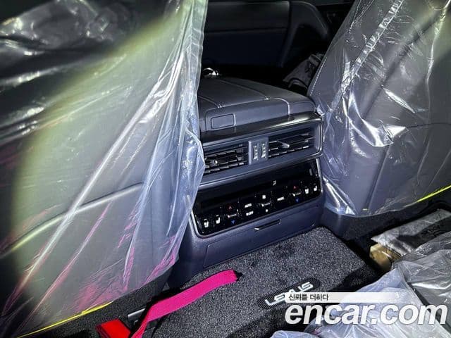 Lexus LX 2025 — фото 13 из 17