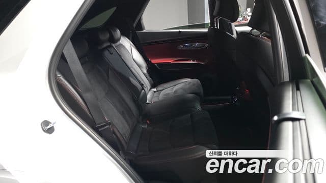 Genesis GV70 2021 — Photo 27/32