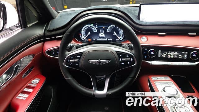 Genesis GV70 2021 — Photo 30/32