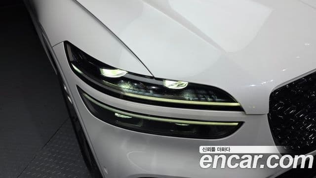 Genesis GV70 2021 — Photo 15/32