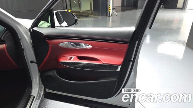 Genesis GV70 2021 — Photo 19/32