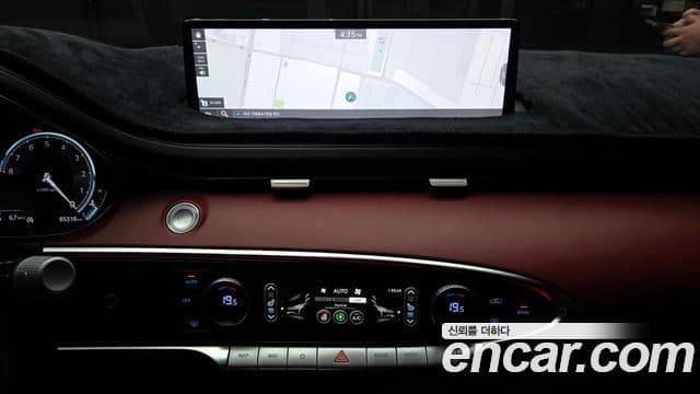 Genesis GV70 2021 — Photo 26/32