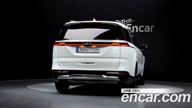 Kia Carnival 2023 — Фото 4/20