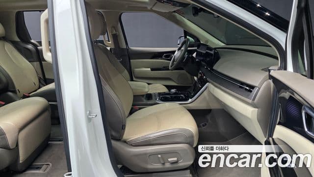 Kia Carnival 2023 — Фото 11/20