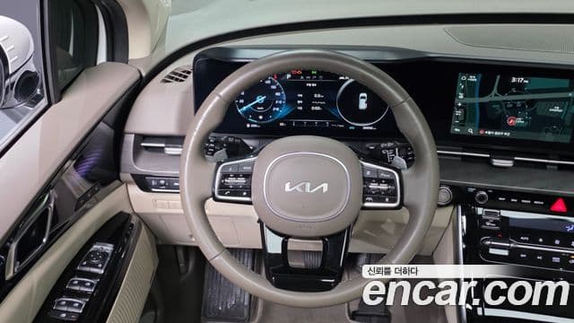 Kia Carnival 2023 — Фото 13/20