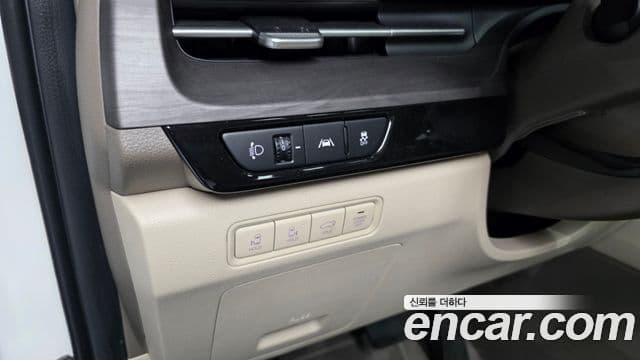 Kia Carnival 2023 — Фото 17/20