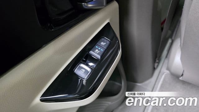 Kia Carnival 2023 — Фото 19/20