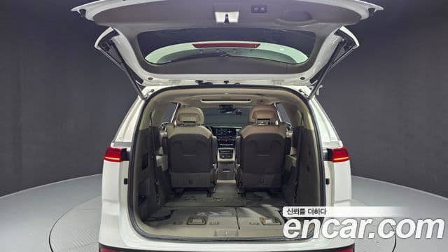 Kia Carnival 2023 — Фото 20/20