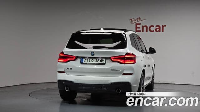 BMW X3 2021 — Şəkil 25/33