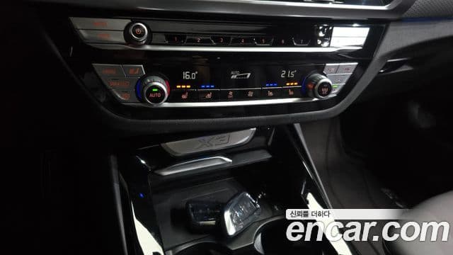 BMW X3 2021 — Şəkil 30/33