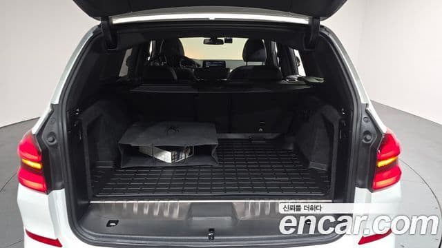 BMW X3 2021 — Şəkil 24/33