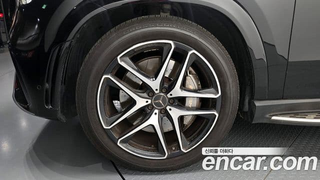 Mercedes-Benz GLE-Class 2023 — ფოტო 16/20