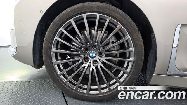 BMW 7 Series 2020 — ფოტო 5/20