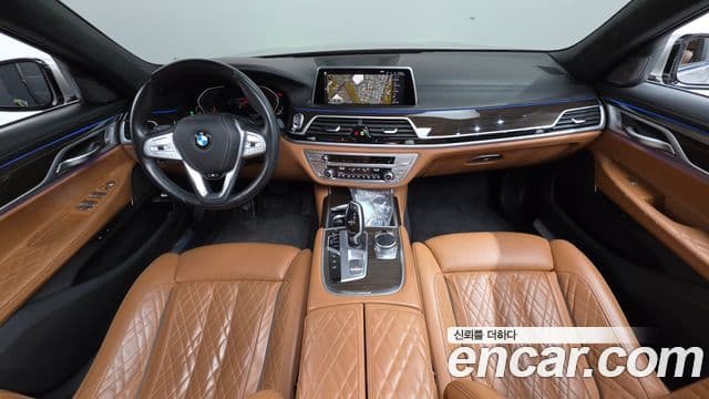 BMW 7 Series 2020 — ფოტო 7/20