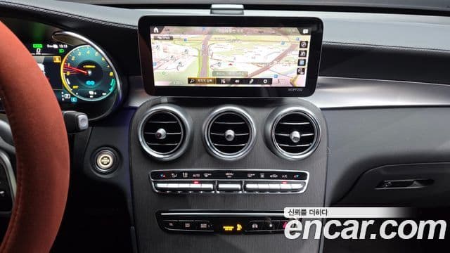 Mercedes-Benz GLC-Class 2022 — ფოტო 13/20