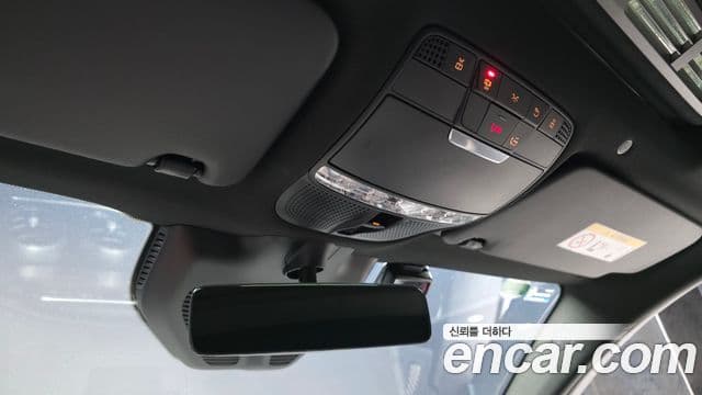 Mercedes-Benz GLC-Class 2022 — Photo 17/33