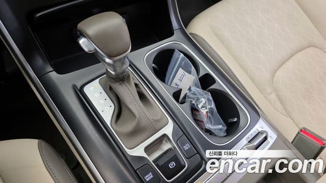 Kia Carnival 2023 — Şəkil 9/20