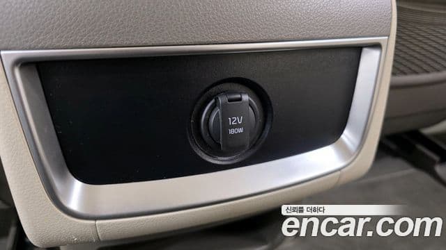 Kia Carnival 2023 — Şəkil 19/20