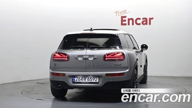 Mini Cooper Clubman 2023 — Фото 4/20