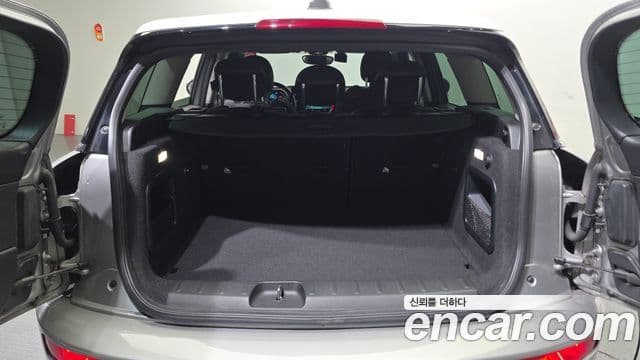 Mini Cooper Clubman 2023 — Фото 15/20