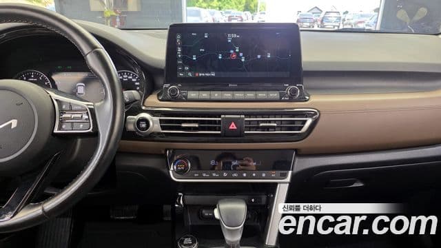 Kia Seltos 2022 — ფოტო 13/20