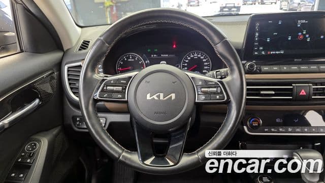 Kia Seltos 2022 — ფოტო 15/20