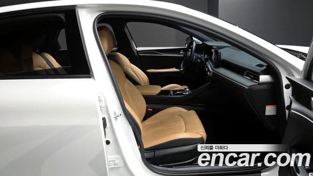 Kia K5 2022 — Şəkil 12/20
