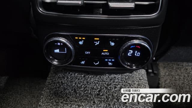 Genesis GV70 2021 — ფოტო 18/20