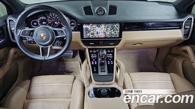 Porsche Cayenne 2019 — ფოტო 7/20