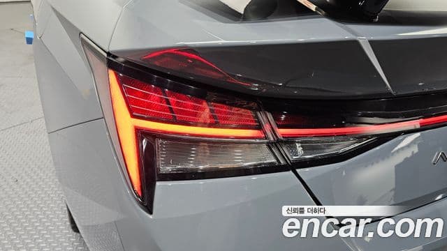 Hyundai The New Avante Hybrid 2021 — Photo 12/30