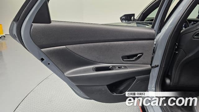 Hyundai The New Avante Hybrid 2021 — Photo 22/30