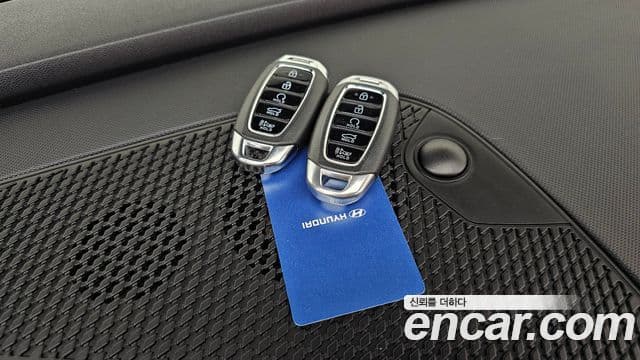 Hyundai The New Avante Hybrid 2021 — Photo 15/30