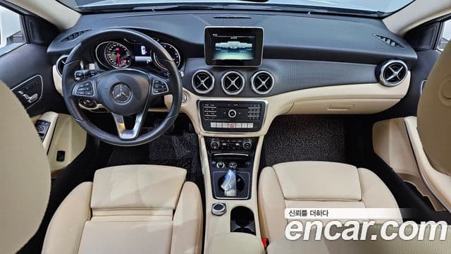 Mercedes-Benz GLA-Class 2018 — Фото 7/20