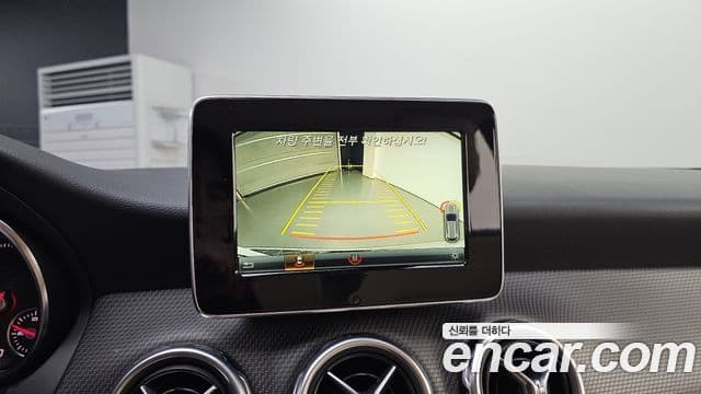 Mercedes-Benz GLA-Class 2018 — Фото 15/20