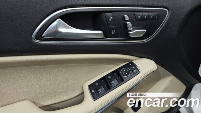 Mercedes-Benz GLA-Class 2018 — Фото 16/20