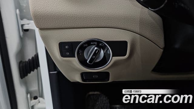 Mercedes-Benz GLA-Class 2018 — Фото 17/20