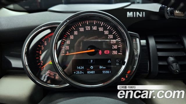 Mini Cooper S 2020 — ფოტო 8/20