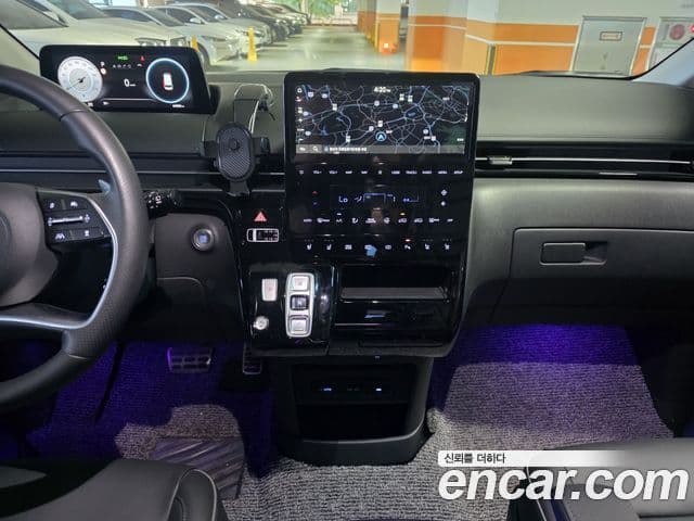 Hyundai Staria 2024 — ფოტო 14/20