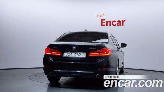 BMW 5 Series 2018 — Фото 4/20