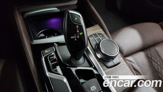 BMW 5 Series 2018 — Фото 9/20