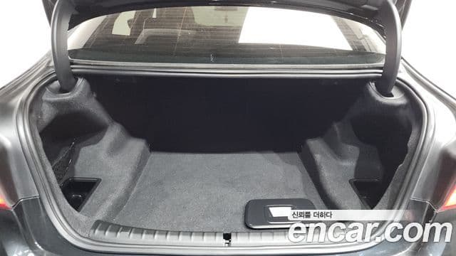BMW 5 Series 2018 — Фото 18/20