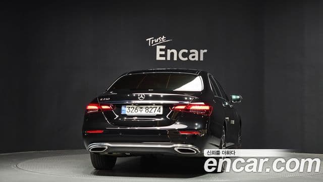 Mercedes-Benz E-Class 2022 — Фото 4/20