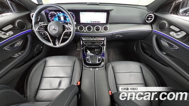Mercedes-Benz E-Class 2022 — Фото 7/20