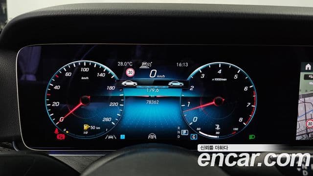 Mercedes-Benz E-Class 2022 — Фото 8/20