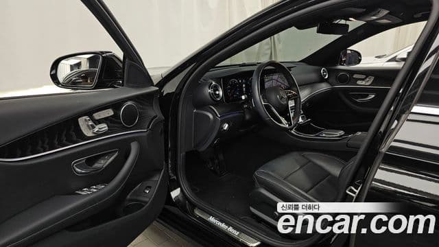 Mercedes-Benz E-Class 2022 — Фото 10/20