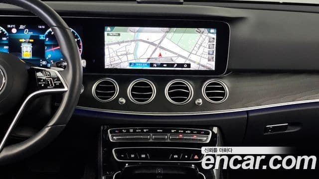 Mercedes-Benz E-Class 2022 — Фото 14/20