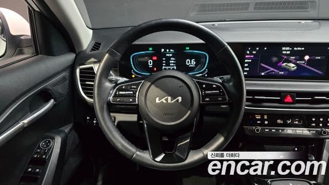 Kia Seltos 2025 — ფოტო 13/20