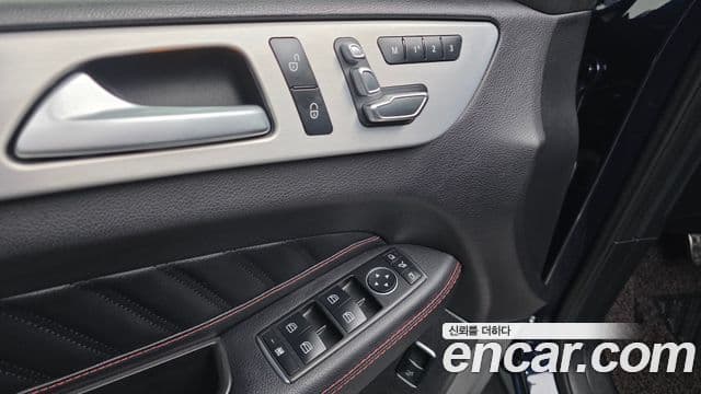 Mercedes-Benz GLE-Class 2018 — ფოტო 13/20