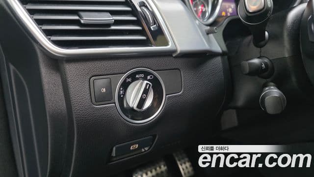 Mercedes-Benz GLE-Class 2018 — ფოტო 14/20