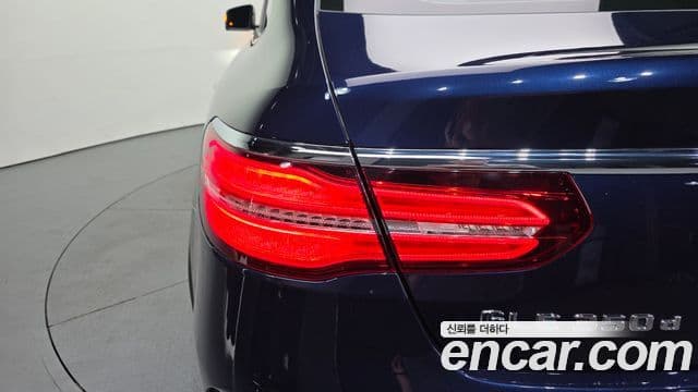 Mercedes-Benz GLE-Class 2018 — Şəkil 3/32